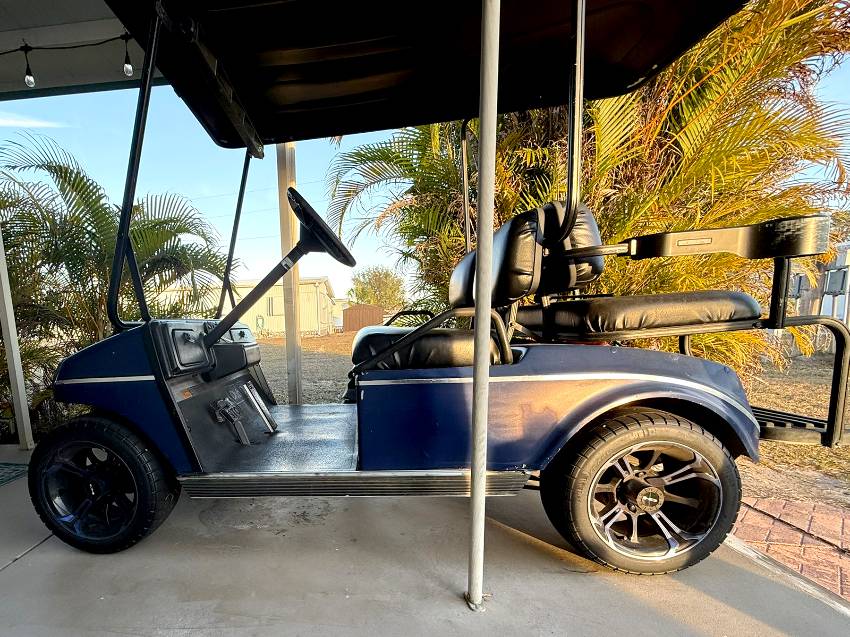 35 Kingsport Ave a Palmetto, FL Mobile or Manufactured Home for Sale